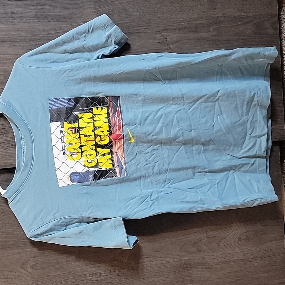 Nike tshirt size boys XL